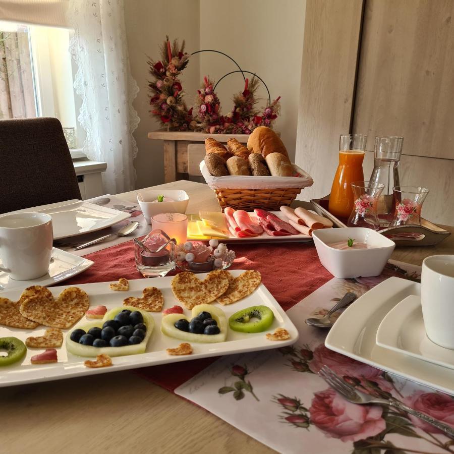 Bed and Breakfast La Rose Pelt Экстерьер фото
